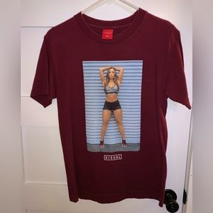 Visual small maroon tshirt